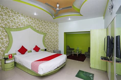 Oyo Hotel Rockstar Suites Near Birla Mandir Oyo Rooms Kolkata Book