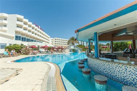 September 2009, volume 193, number 3 « previous article. Hotel Crown Horizon Bay **** Paphos - 193.698 Ft-tól