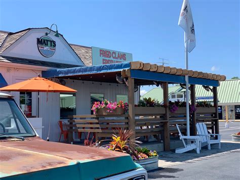 Matt denny's alehouse restaurant is located near the cities of sierra madre, monrovia, sierra, victoria, and east pasadena. 1714_matt-s-fish-camp-02 image