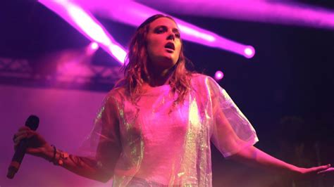 Tove Lo Explains Why She Wont Stop Flashing People At Her Shows I Hate When Someone Tells Me