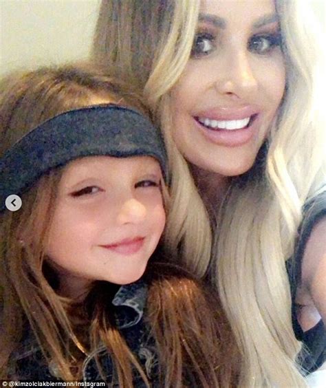 Kim Zolciak Is Accused Of Photoshopping Her Four Year Old Daughter