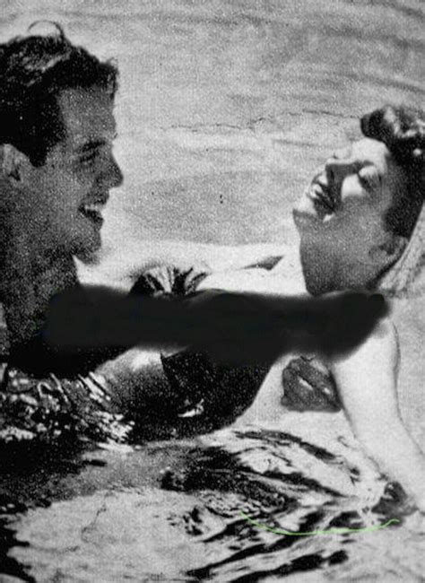 Desi Arnaz And Lucille Ball Playing In The Pool 1940s I Love Lucy Lucille Ball Desi Arnaz