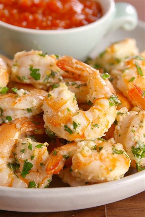 Place some shrimp on a platter of ice; 35+ Best New Year's Eve Recipes 2020 - Fun NYE Party Food ...