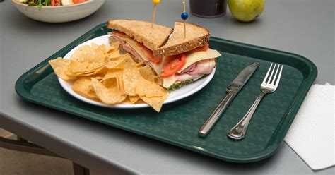 This Cafeteria Food Tray Is So Versatile And Its Only 89¢ On Amazon