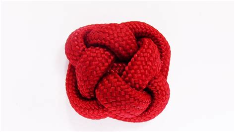 How You Can Tie The Chinese Button Knot Button Knot Paracord