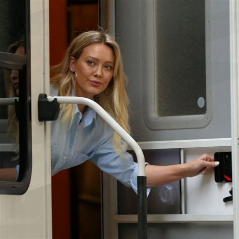 Hilary Duff Peeks Out Of Her Trailer Younger Set In New York 44