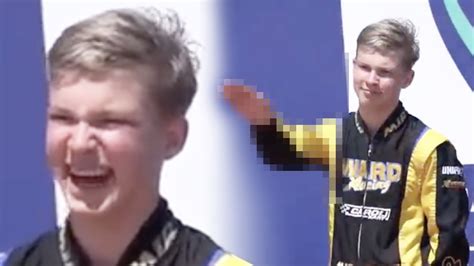 FOTO Kontroverzní gesto od ruského závodníka