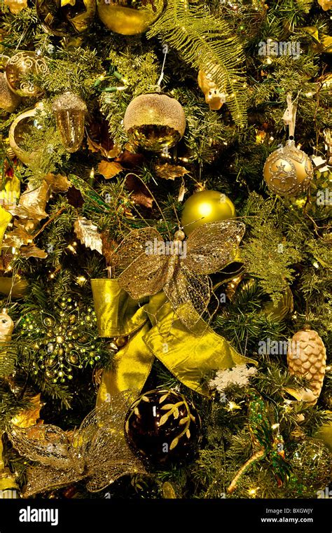 Ornately Decorated Christmas Tree Stock Photo Alamy