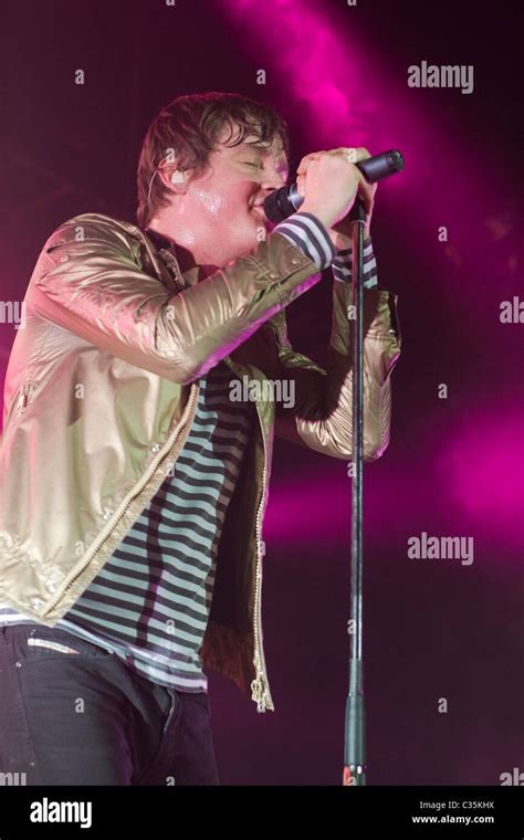 Tom Chaplin Of Keane Performing At The O2 Arena London England 1202