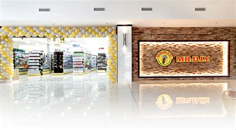 Kota kinabalu'nu şehir merkezine yakın mesafede görülmeye değer pek çok yer vardır. 705th Store Opening at 88 Marketplace, Kota Kinabalu | MR ...