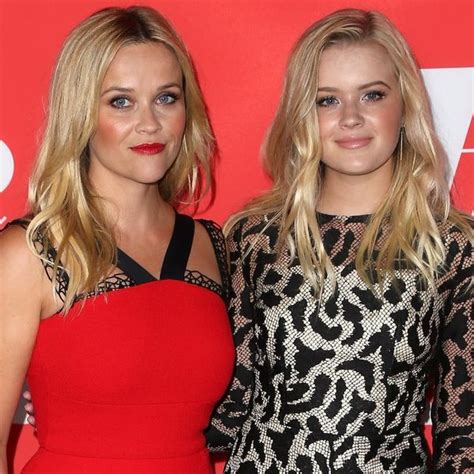 Reese Witherspoons Teenage Picture Makes Her Look More Like Daughter Ava Phillippe Than Ever