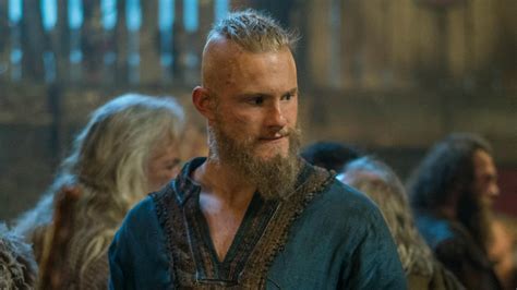 Venant d'avoir 12 ans, et cet âge étant l'avènement de l'âge adulte dans la société viking, bjorn a reçu son brassard du earl haraldson. EXCLUSIVE: 'Vikings' Star Alexander Ludwig Talks Bjorn's ...