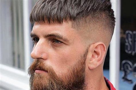 Berikut adalah turtorial cukur dengan model midle skin fade. Model Rambut Botak Keren | Blogger Coepoe