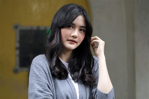 Maybe you would like to learn more about one of these? How to Style Curtain Bangs: A Step-By-Step Guide for Pinays
