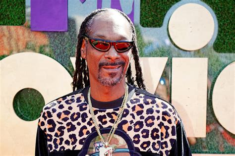 Snoop Dogg Smokes 150 Joints A Day