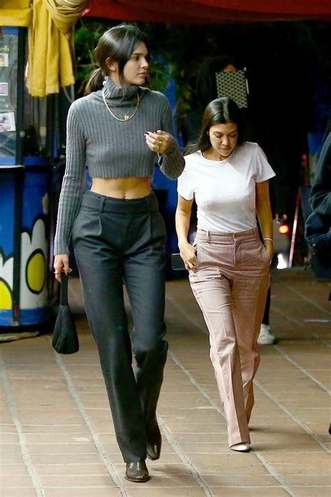 Pin By Melissa Gardner On Kendall Jenner Kendall Jenner Outfits