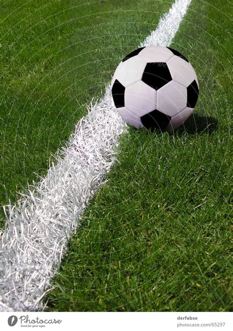 Die wettpoint fussball statistik mit derzeit insgesamt 17061 teams und spielern, sowie 1180109 fussball ergebnisse bis heute. Fussball Gras Elfmeter - ein lizenzfreies Stock Foto von ...