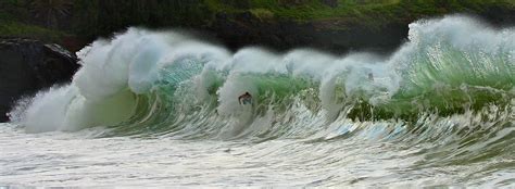 Surfing Waimea Bay Surfing Photography Surfing Waimea Bay