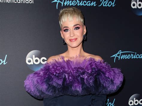 Katy Perry Says Her Assistant Saved Her Dog With Cpr Self