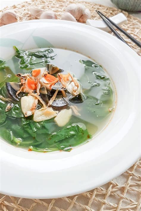 Replace chicken stock with vegetable or mushroom stock for a vegetarian version of this dish. Egg Trio Soup With Spinach : Spinach Soup With Poached Egg Stock Photo - Image of lunch ...