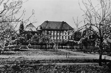 10 anbieter zur branche gymnasium in neuss. Bild Schule alt | Europaschule Marie-Curie-Gymnasium Neuss
