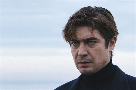 Фильм2 года назад 143 −1. Riccardo Scamarcio è Lo Spietato (con stile) di Renato De ...
