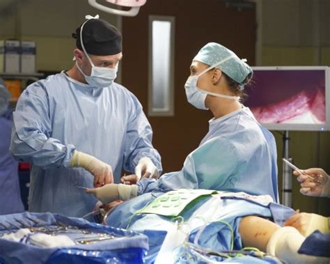greys anatomy episode 1621 put on a happy face promotional photo 22 spoilertv image gallery
