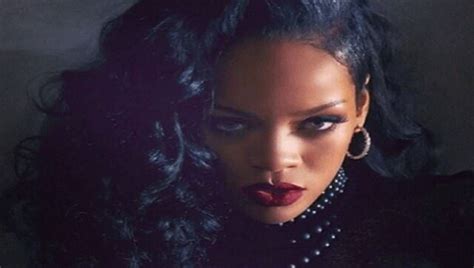 Rihanna Blames Accountant For Going Effectively Bankrupt In 2009