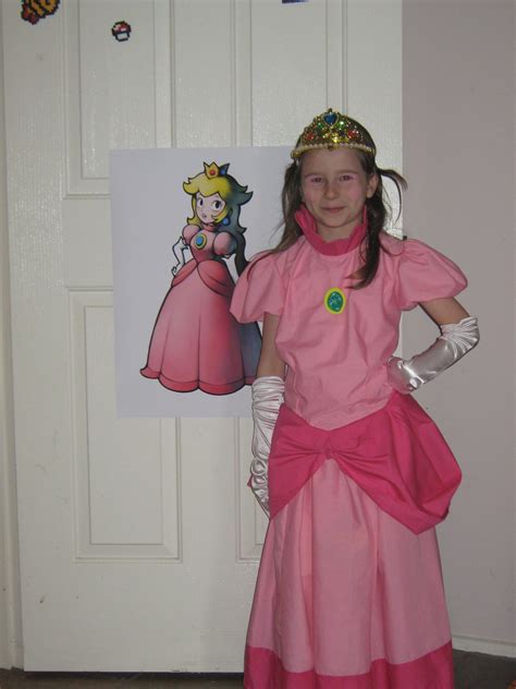 Princess Peach Costume Sewing Projects