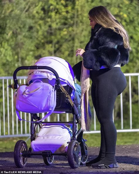 Picture Exclusive Lauren Goodger Puts Her Figure On Display In Tight Black Leggings Which She