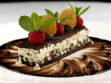 Plating isn't just an aesthetic choice. Simply Amazing | French Patisserie | Desserts, Food, Fine ...