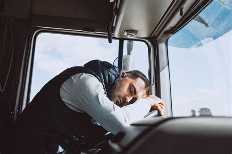 4 Ways Businesses Can Reduce Driver Fatigue: How To Promote Driver Safety