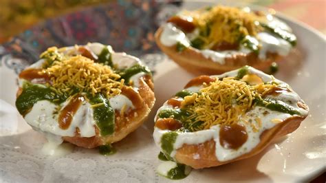 Raj Kachori Chaat Recipe How To Make Delhi Style Khasta Kachori