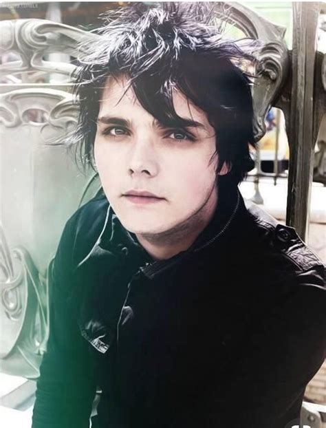 Pin By I Ll Let You Down On Gerard Way Gerard Way My Chemical Romance Romance