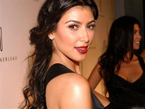 Kim Kardashian No Clothes ~ Hollywood Celebrities Updates