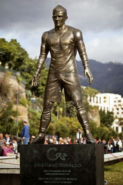 Photos Cristiano Ronaldo Statue Officially Unveil Ronaldo Statue