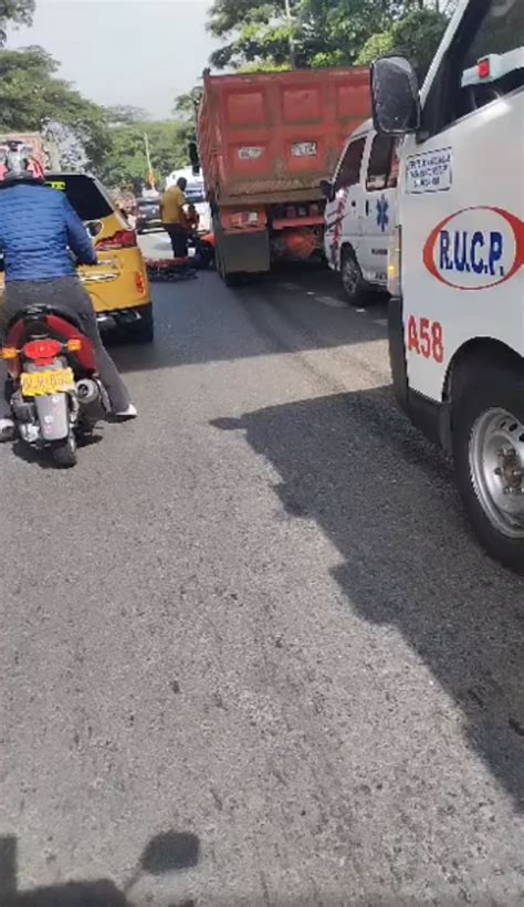 No le tocaba ciclista fue arrollado por una volqueta y sobrevivió