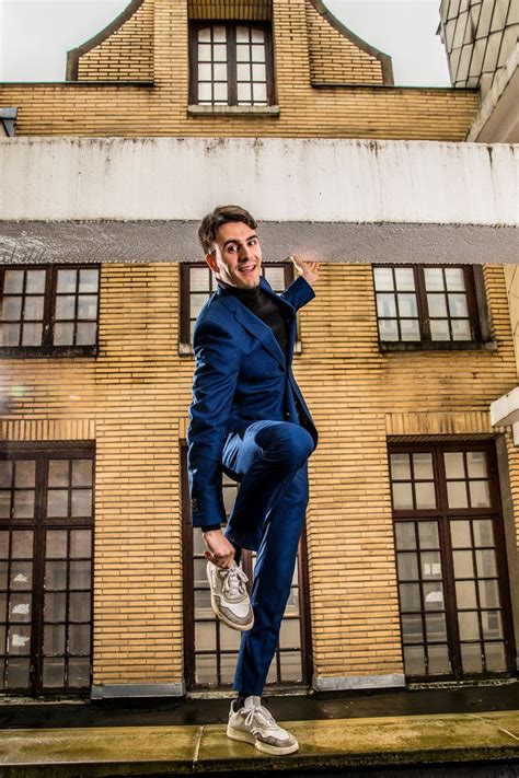 Hij verklapt dat hij een oogje heeft op een blonde bv, maar dat zij hem compleet negeerde. Conner Rousseau (27): "Natuurlijk zal ik evolueren, in ...