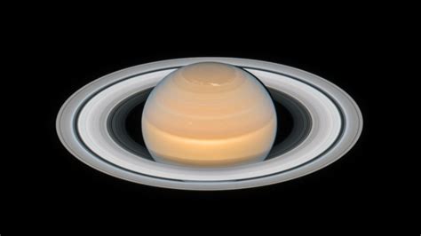 Photos Hubble Space Telescope Gets Gorgeous Shots Of Mars And Saturn Vox