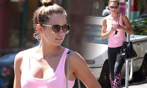 Jesinta Campbell Parades Around In Bright Pink Gym Gear Daily Mail Online