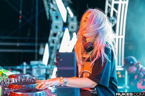 Alison Wonderland Ekali And More Reveal Their Most Embarrassing Dj Moments Dance Hits