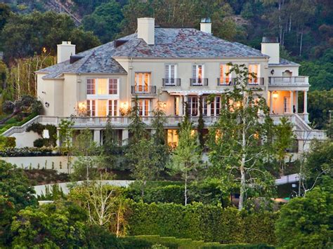 But his views on sustainability and environmental friendliness are so apt that this guy would do wonders if he starts practising architecture! Photo Tour Of Elon Musk's House - Business Insider