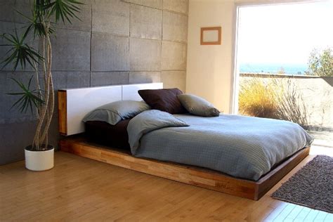 Tempat tidur minimalis ala japang dengan desain yang menarik. 10 Desain Kamar Tidur Gaya Jepang - Model Rumah Minimalis Terbaru