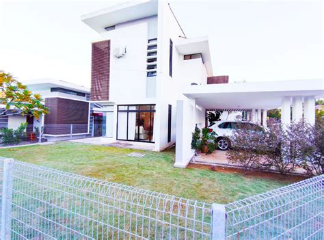 We have 43 properties for sale for: RUMAH KUANTAN UNTUK DIJUAL CORNER LOT SEMI-D TWO STOREY ...