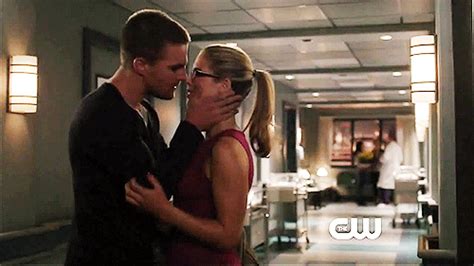 9 Fanfiction Pairings We Ship Even Harder Around Valentines Day Arrow Oliver And Felicity