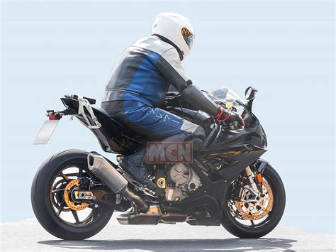 The bmw s 1000 rr plays by its own rules: New BMW S 1000 RR Spied; Expected in 2019 - Bike India