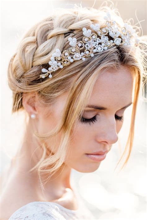 Dünyanın en büyük fikir koleksiyonu olan pinterest'te, frisuren hochzeit adlı kullanıcının (germanhairpinner) neler keşfettiğini görün. Styled Shooting: Romantischer Brautlook für eine Hochzeit ...