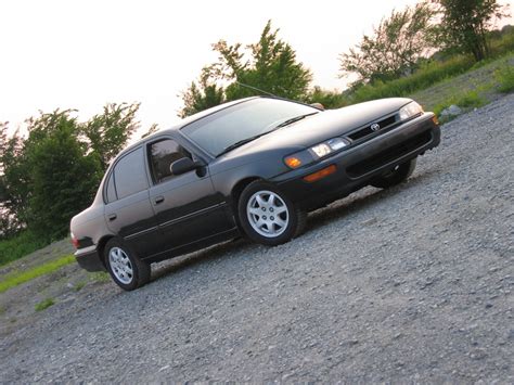 The 1996 toyota corolla features redesigned front and rear fascias, three new colors, new wheel covers, an optional integrated child seat and a revised interior. 1996 Toyota Corolla - Pictures - CarGurus