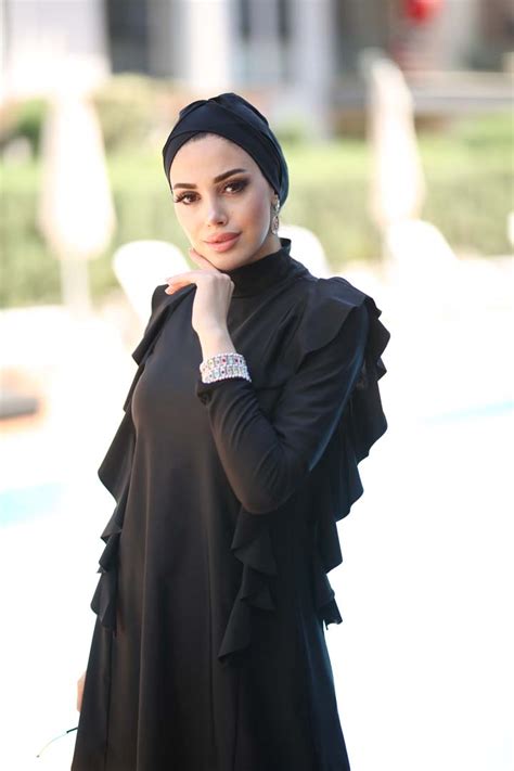 The suit covers the whole body except the face, the hands and the feet, while being light enough for swimming. Auckland Burkini Swimwear | BurkiniRemsa.com