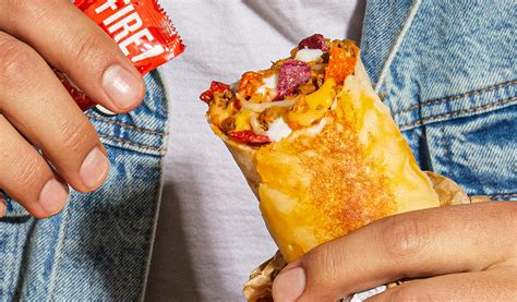Four Popular Items Fans Are Begging Taco Bell To Bring Back The Hot Takes Customers Are